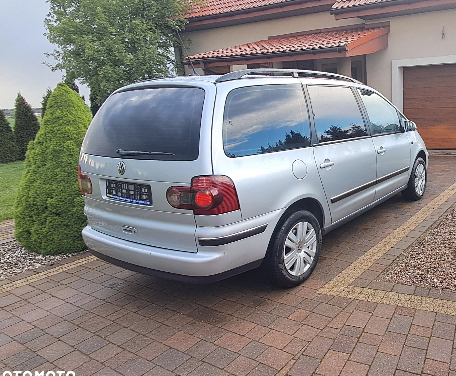 Volkswagen Sharan cena 15500 przebieg: 211500, rok produkcji 2010 z Koło małe 121